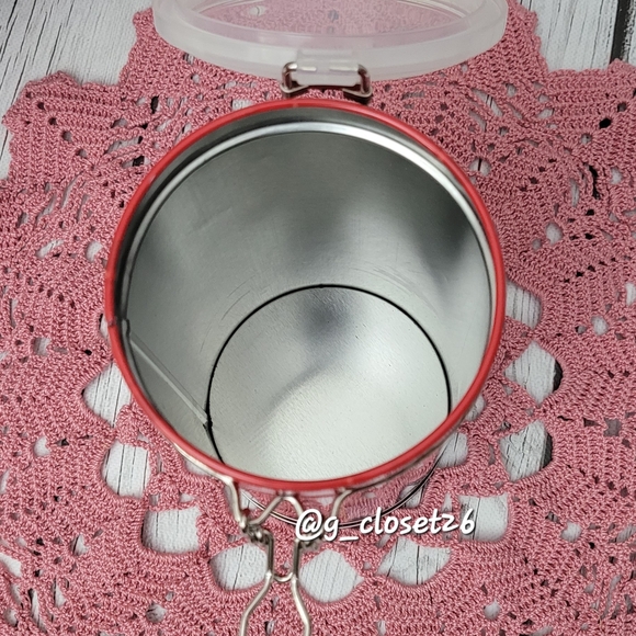 Collectible HolidayNestle Hunge Lid Tin - Picture 6 of 10